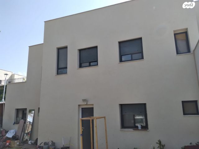 דו משפחתי, נריה, טלמון