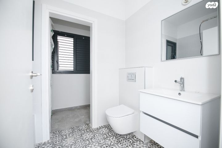 דירה, דולפין 2, גלי כרמל, טירת כרמל