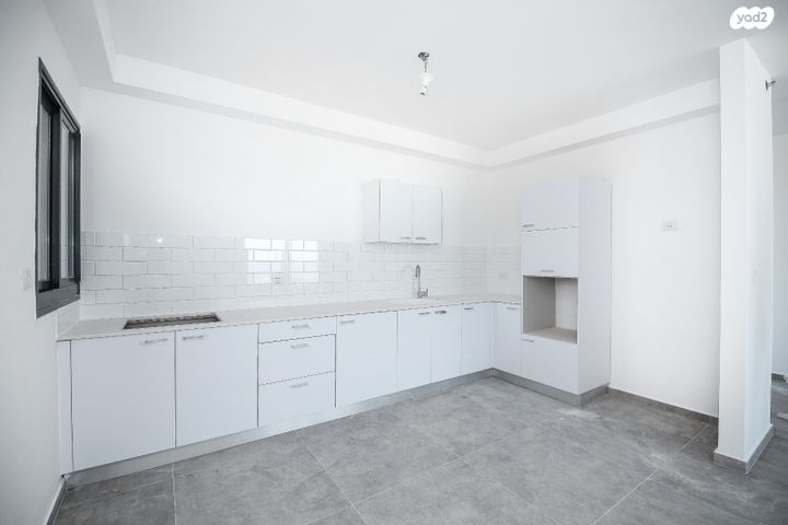 דירה, דולפין 2, גלי כרמל, טירת כרמל