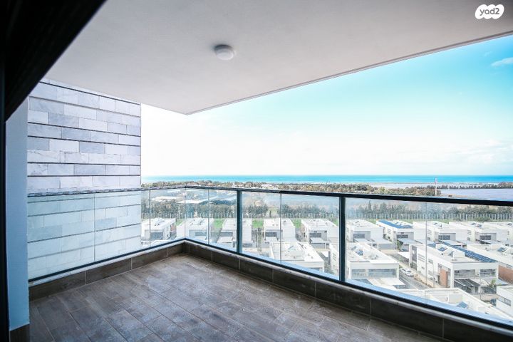 דירה, דולפין 2, גלי כרמל, טירת כרמל