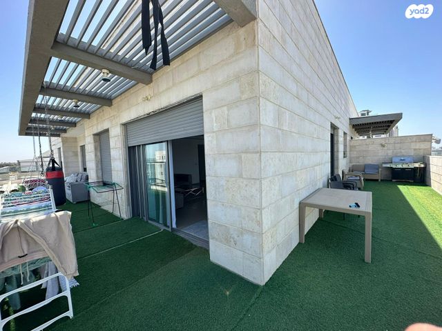 גג/ פנטהאוז, נאות רבין, יבנה