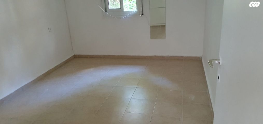 דירה, דוד בן גוריון, הראשונים, שלומי