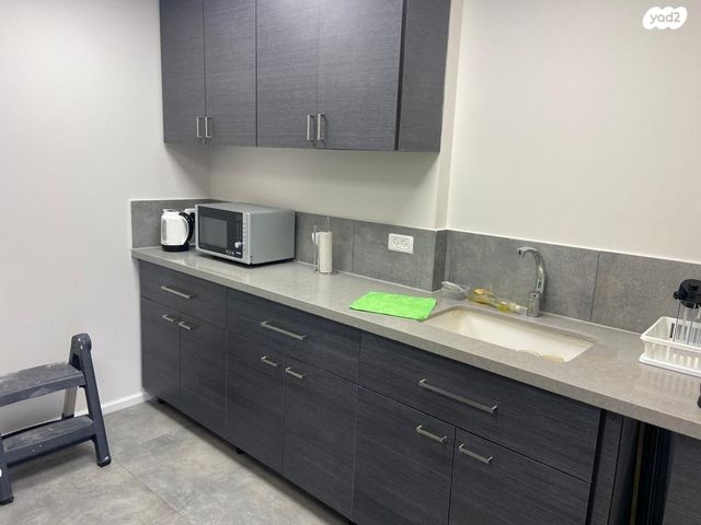 משרדים, שער פלמר, תחנת רכבת השמונה, חיפה