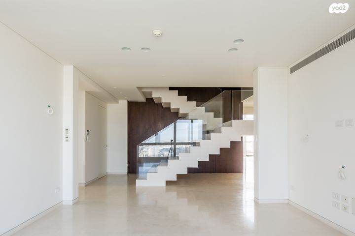 גג/ פנטהאוז, ניסים אלוני 17, צמרות איילון, פארק צמרת, תל אביב יפו