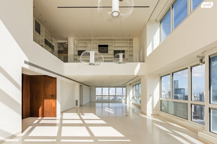 ניסים אלוני 17