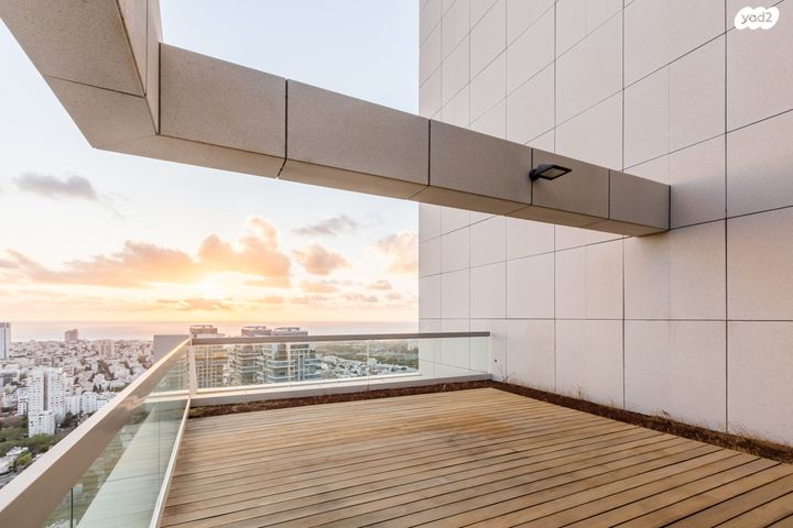 גג/ פנטהאוז, ניסים אלוני 17, צמרות איילון, פארק צמרת, תל אביב יפו