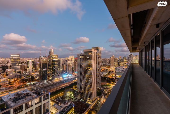 גג/ פנטהאוז, ניסים אלוני 17, צמרות איילון, פארק צמרת, תל אביב יפו