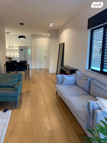 דירה, אריה ל. קובובי, רמת דניה, ירושלים