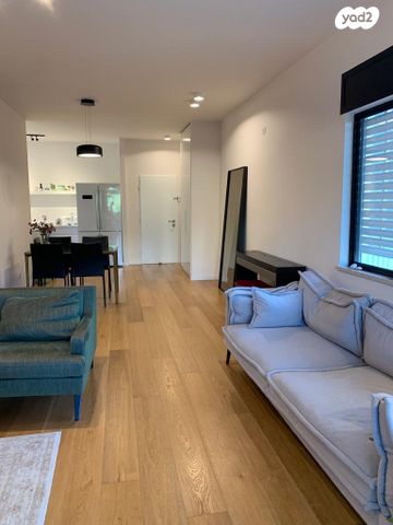 דירה, אריה ל. קובובי, רמת דניה, ירושלים