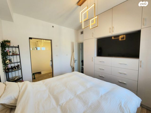 גג/ פנטהאוז, תל מונד