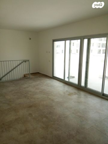 דופלקס, גר צדק, מכללת תל אביב יפו, דקר, תל אביב יפו