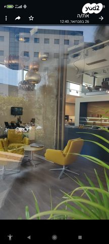 חנויות/ שטח מסחרי