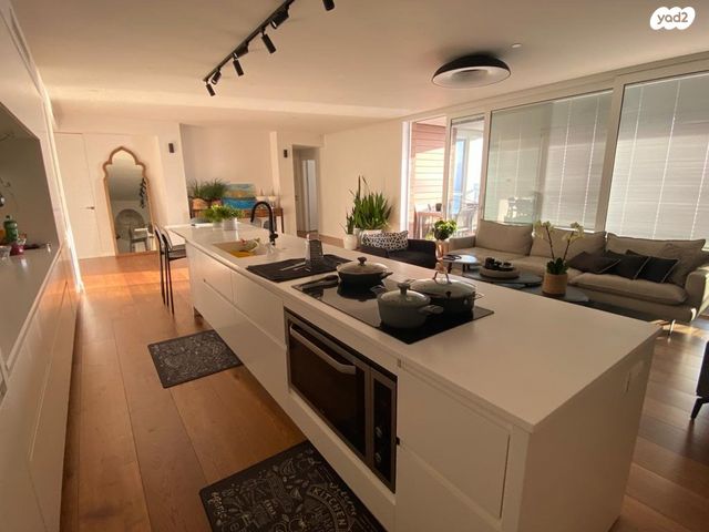 דירה, אהוד מנור, עיר ימים, נתניה