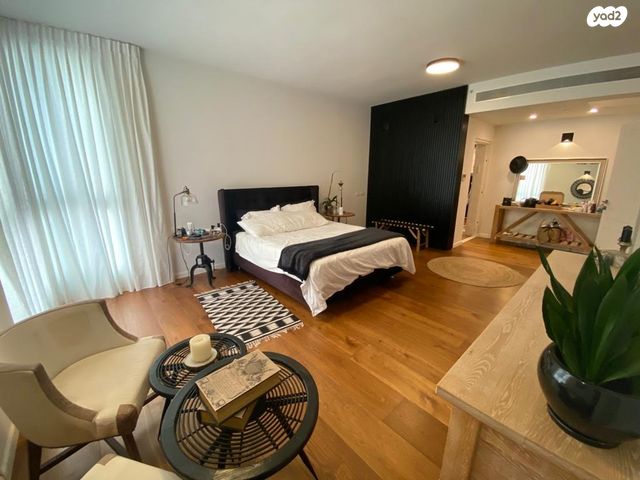 דירה, אהוד מנור, עיר ימים, נתניה