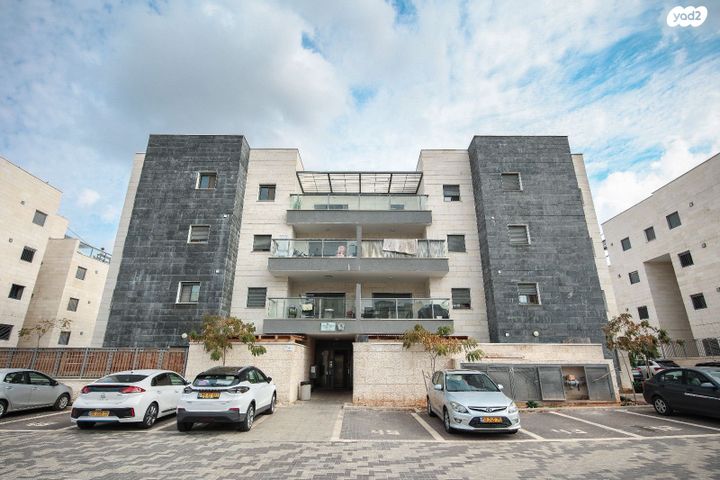 דירה, גפן 13, החורש, חריש