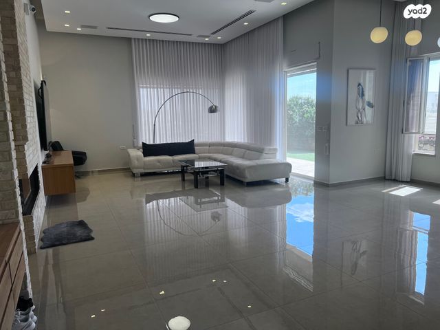 בית פרטי/ קוטג', חפצי בה