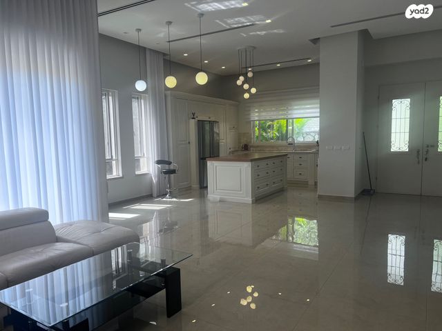 בית פרטי/ קוטג', חפצי בה