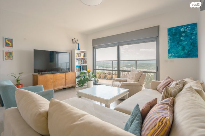 גג/ פנטהאוז, סביון 7, הפרחים, חריש