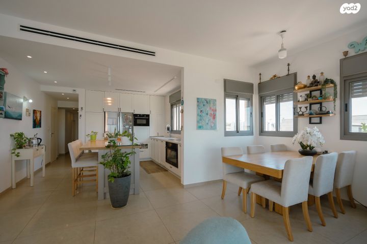 גג/ פנטהאוז, סביון 7, הפרחים, חריש