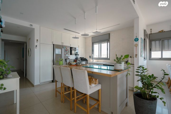 גג/ פנטהאוז, סביון 7, הפרחים, חריש