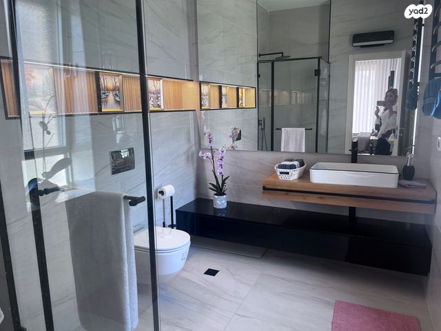 בית פרטי/ קוטג', חפצי בה