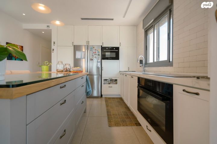 גג/ פנטהאוז, סביון 7, הפרחים, חריש