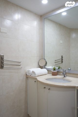 סאבלט, מרינה, הרצליה