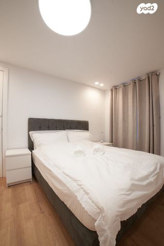 סאבלט, הרצליה