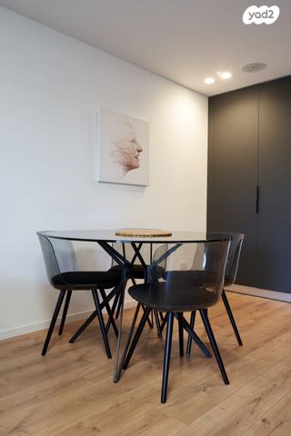 סאבלט, הרצליה