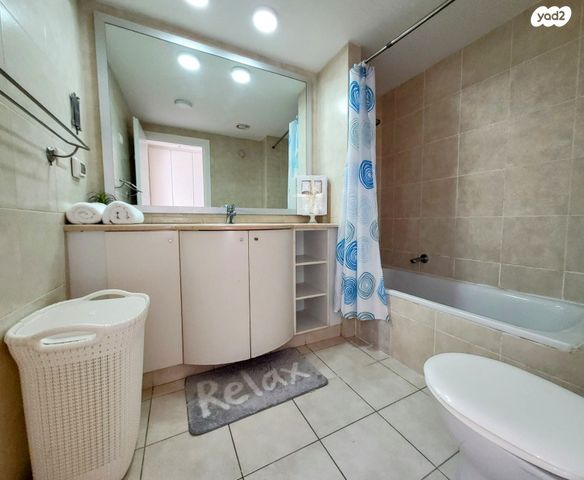 סאבלט, מרינה, הרצליה