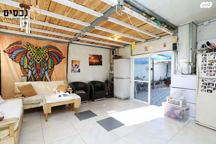 דירת גן, אלעד