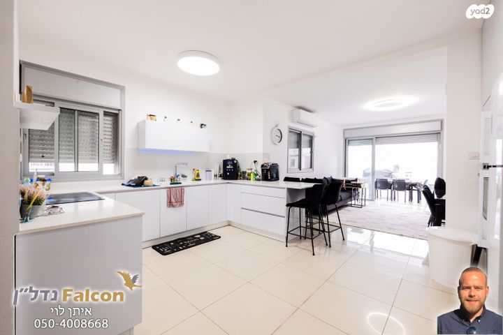 גג/ פנטהאוז, הרב אבו חצירא, רובע ג', אשדוד