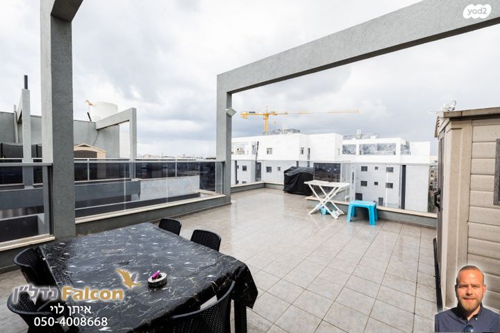 גג/ פנטהאוז, הרב אבו חצירא, רובע ג', אשדוד