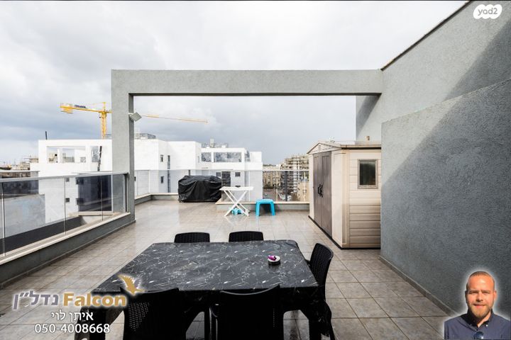 גג/ פנטהאוז, הרב אבו חצירא, רובע ג', אשדוד