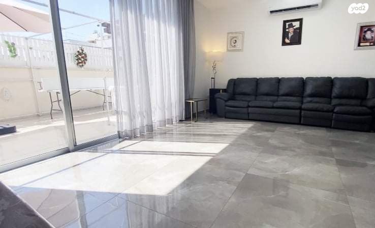 גג/ פנטהאוז, קרית שמונה, קרית שרת מערב, חולון