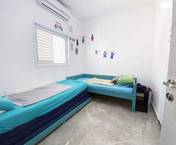 גג/ פנטהאוז, קרית שמונה, קרית שרת מערב, חולון