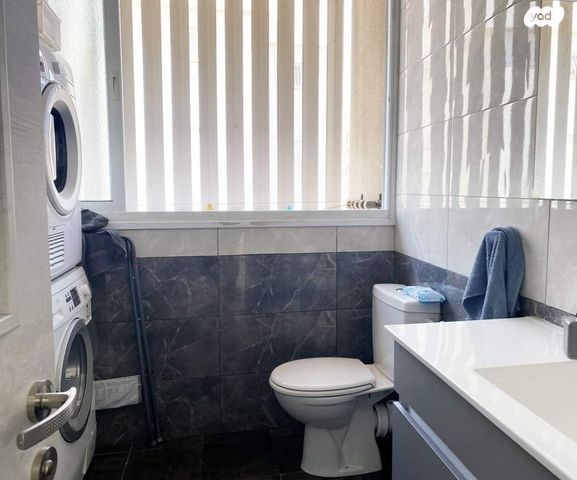 גג/ פנטהאוז, קרית שמונה, קרית שרת מערב, חולון