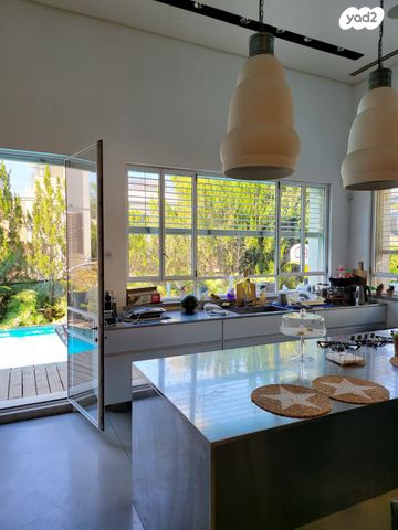 דירת גן, גולן, רמת השרון