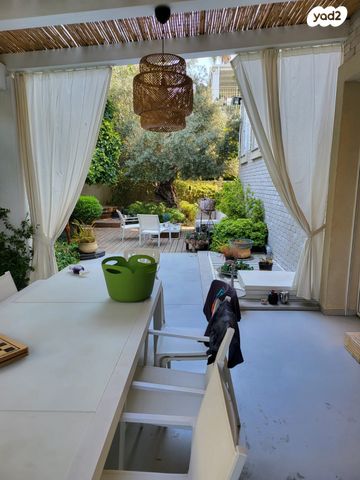 דירת גן, גולן, רמת השרון