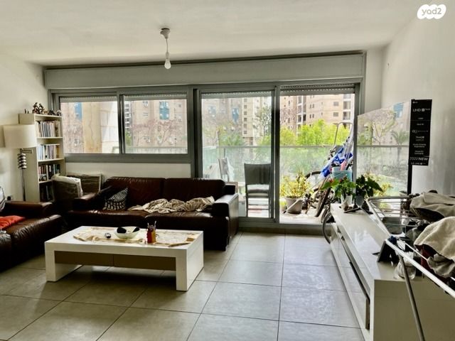 דירה, שטרן, קיראון, קרית אונו