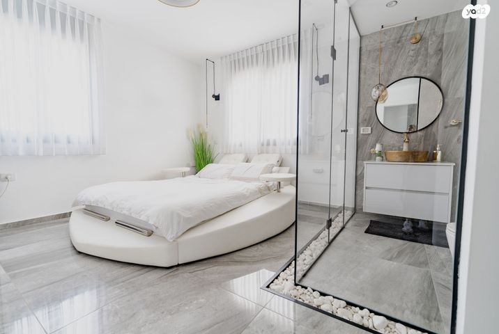 דירת גן, מודיעין מכבים רעות