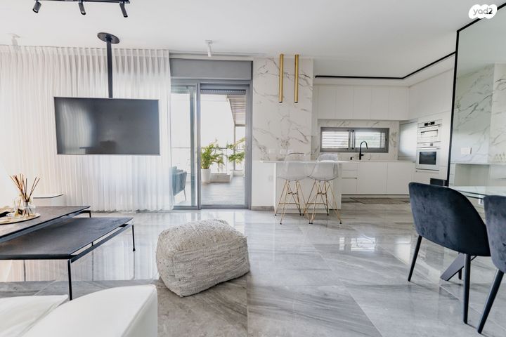 דירת גן, מודיעין מכבים רעות