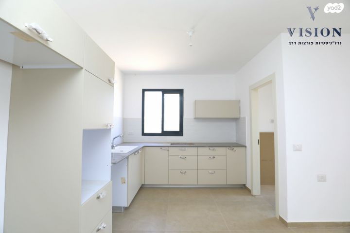 גג/ פנטהאוז, הפרחים, חריש