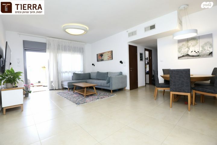 דירה, רמת אמיר, קדימה צורן