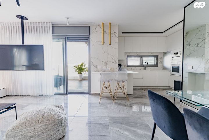 דירת גן, מודיעין מכבים רעות