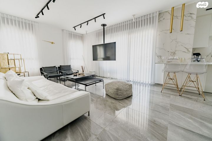 דירת גן, מודיעין מכבים רעות