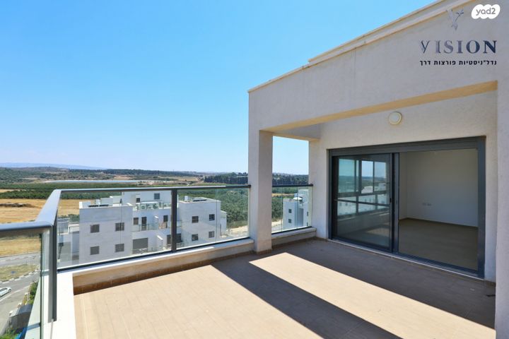 גג/ פנטהאוז, הפרחים, חריש