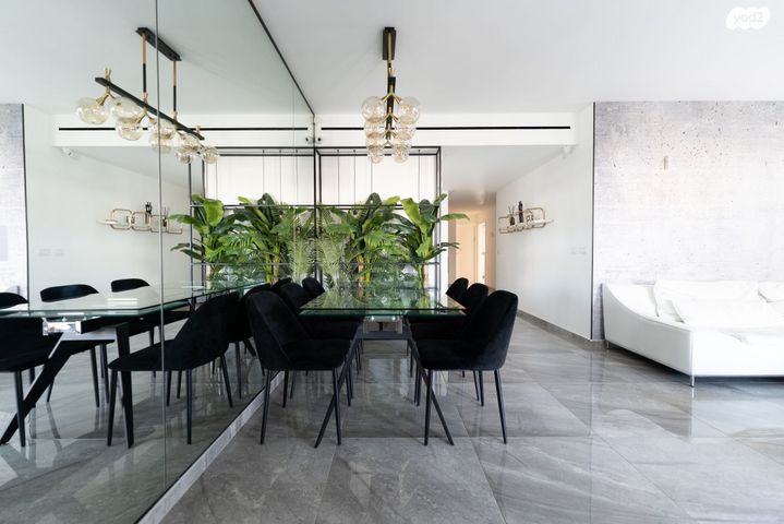 דירת גן, מודיעין מכבים רעות