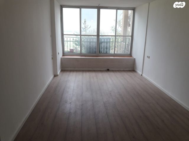 דירה, כורזים, נווה שרת, תל אביב יפו