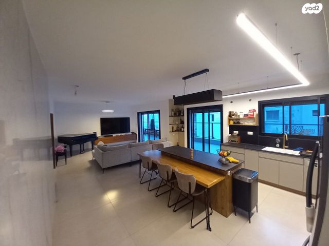 גג/ פנטהאוז, השופטים, אחוזת כנרת, טבריה